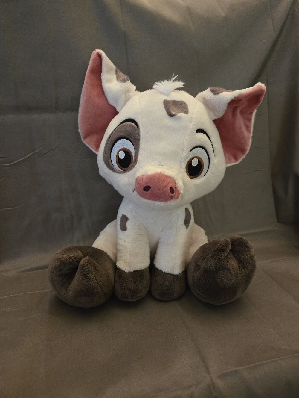 Disney  "Big Feet" plush toy of Pua from the movie Moana With notably Big Feet